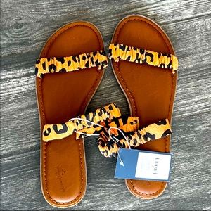 Universal Thread- Women’s Willow Two Band Scrunched Sandals - Leopard